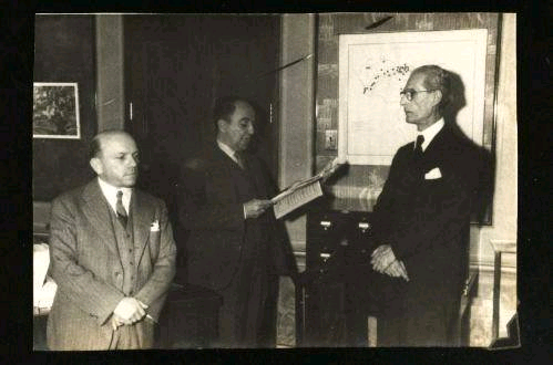 AntroCanal's tweet photo. #UnDiaComoHoy #5May Nace Eleazar López Contreras.... vanagloriado por muchos pero.....

Gracias al Tratado de 1941 firmado por él, Venezuela perdió más de 108.000 kms2 con Colombia; igualmente Venezuela permitió la libre navegación por los vecinos del oeste en el río Orinoco. https://t.co/JqSE0NWJVT