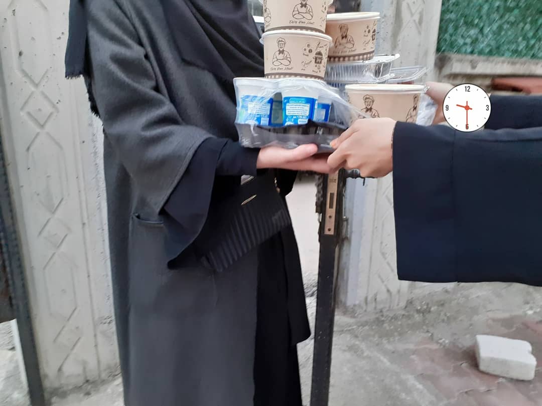 Hayır sahiplerinin özenle hazırlamış olduğu iftar yemeklerini öğrencilerimize ulaştırıyoruz.🤗

Paylaşmak berekettir.

#humaailesi🕊️