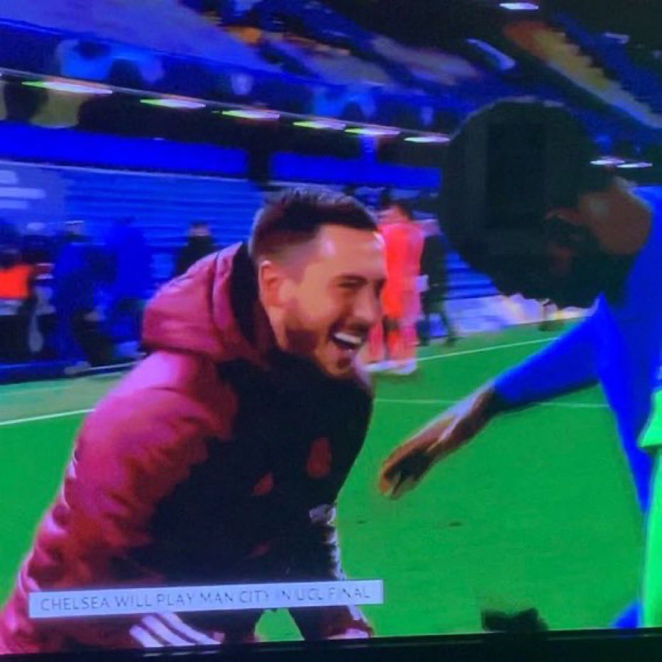 Footballogue's tweet photo. [#UCL] Eden Hazard au coup de sifflet final... 🤐 https://t.co/5NPvwMBRZl