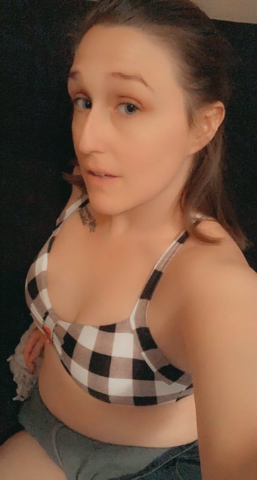 I&rsquo;m loving this outfit!! 😍🤩😍 https://t.co/ncfduBJhKR<a href="/tag/manyvids"class="tags"><span>#manyvids</span></a>