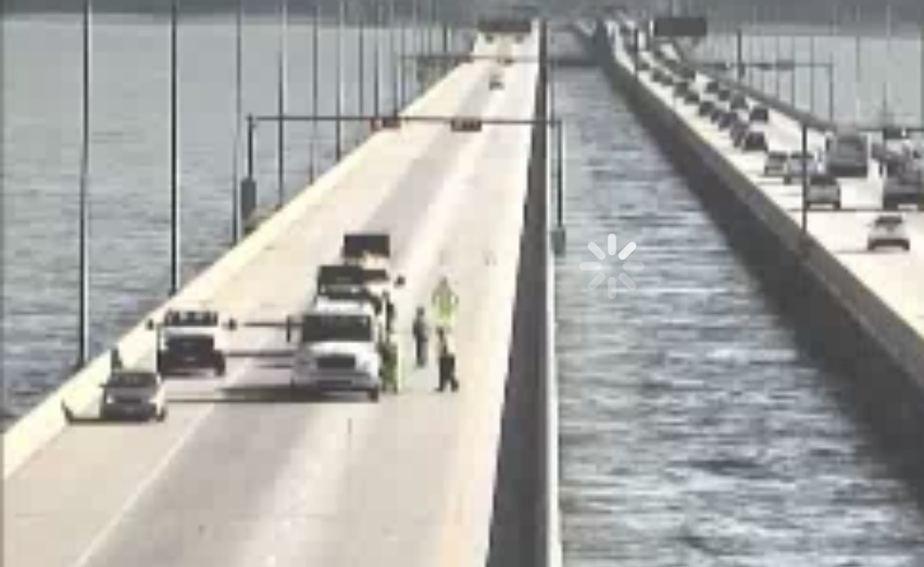 WTKR3's tweet photo. #Traffic alert: Crash blocks travel lanes on I-664 N at #MMMBT; Expect backups to 164/Western Freeway, use I-64 W/HRBT as an alternate route https://t.co/VjZkE9LTv9 @TedNoah https://t.co/H7ZwQQ3gtQ