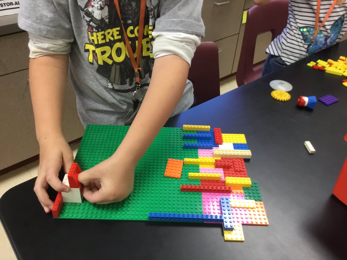 gesmakerspace's tweet image. First graders also rotated through hands-on centers such as Legos, Lite Brite, Etch A Sketch and K’Nex.