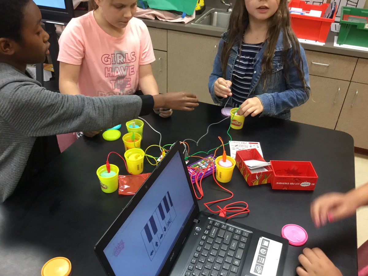 gesmakerspace's tweet image. Third graders were wowed by Makey Makey circuitry where they closed circuits through bananas, Play Dough and even their bodies. Conductors of electricity can be surprising!
