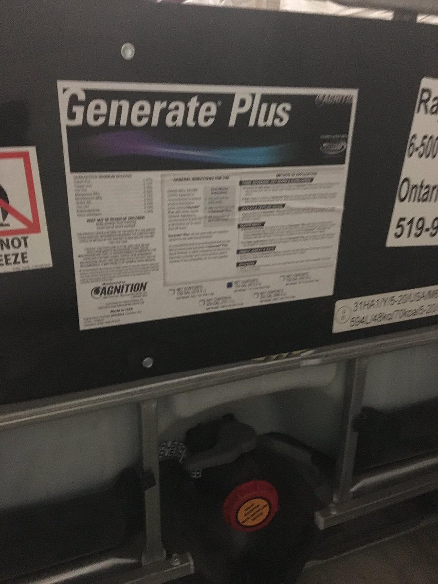 RaymerGroup's tweet image. Loading up getting product out. Help making better quality forages &amp;amp; crops. #agnition Ontario