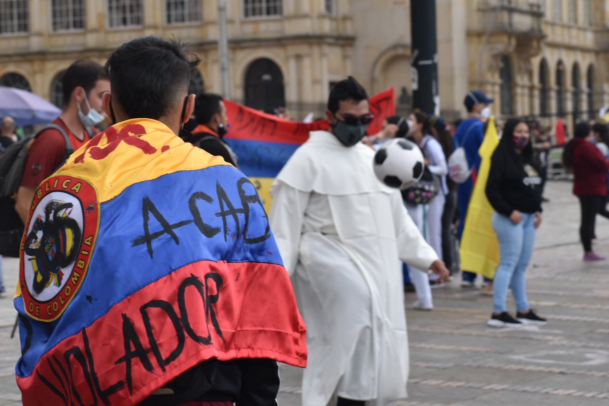 ACAB plays foootball with seminary students in #PlazaBolivar ❤️🇨🇴🕊️