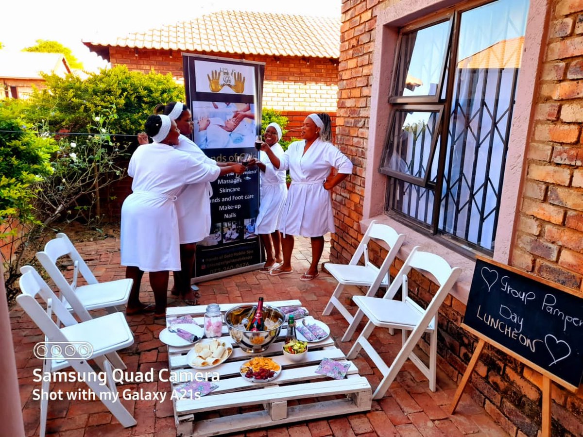 HandSpaofGold's tweet photo. @irene_lesele @Toni98951721 @LaDumezulu Hi DK. We have heard your plea. We trust you will book us with your friends 🙈 https://t.co/2V3gdWitUj