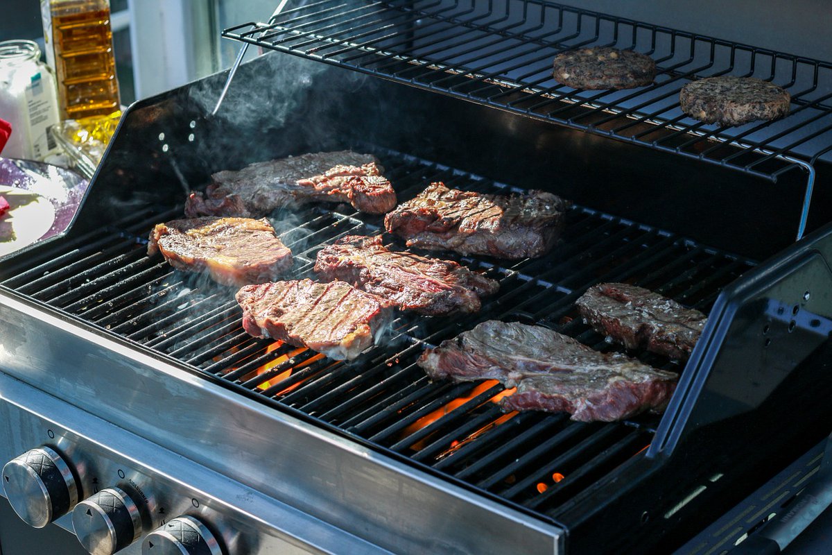 It's the age old debate. Natural gas, propane or charcoal. We can't settle your family feuds. But we know which one we prefer. 😜

Find out the pro/con of getting natural gas for your next grill. naturalgasplans.com/natural-gas-gr…