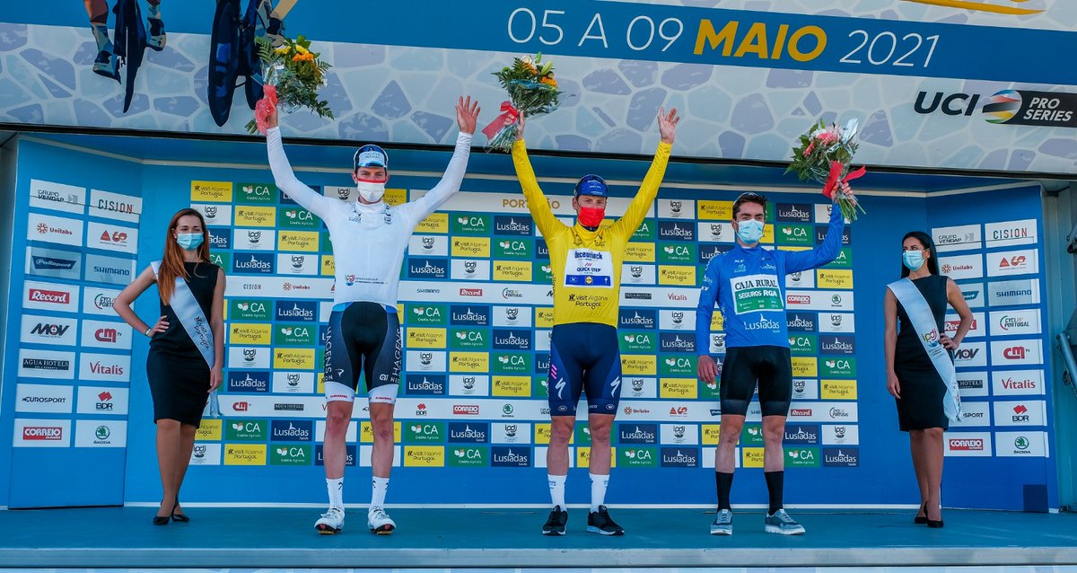 CajaRural_RGA's tweet photo. Merecido premio para @jonirisarri en el podio de #VAlgarve21 como líder de la montaña. Es la cuarta fuga de la campaña para él tras Miguel Indurain, etapa de la Itzulia y Arrábida.

📸 Federación Portuguesa https://t.co/lLOyGElErH