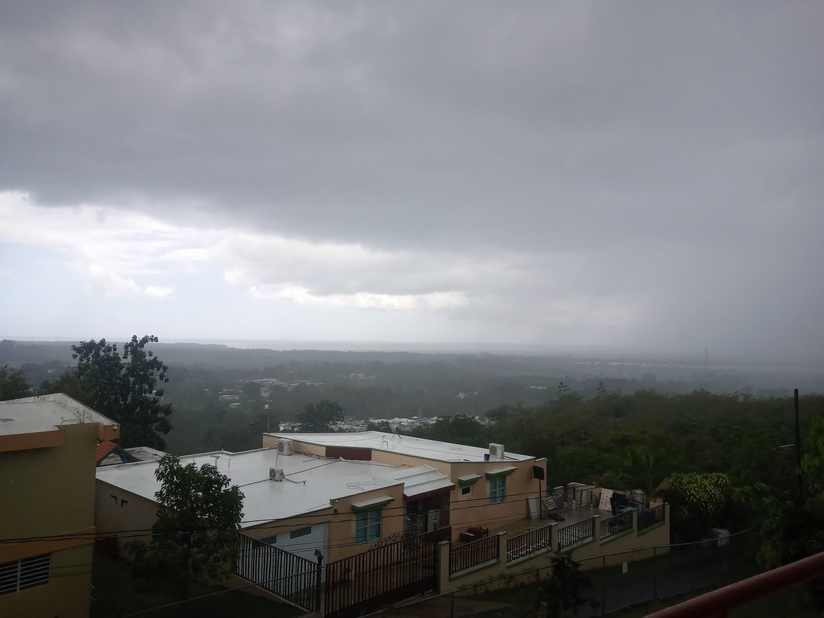 LLOVIENDO PARA CABO ROJO