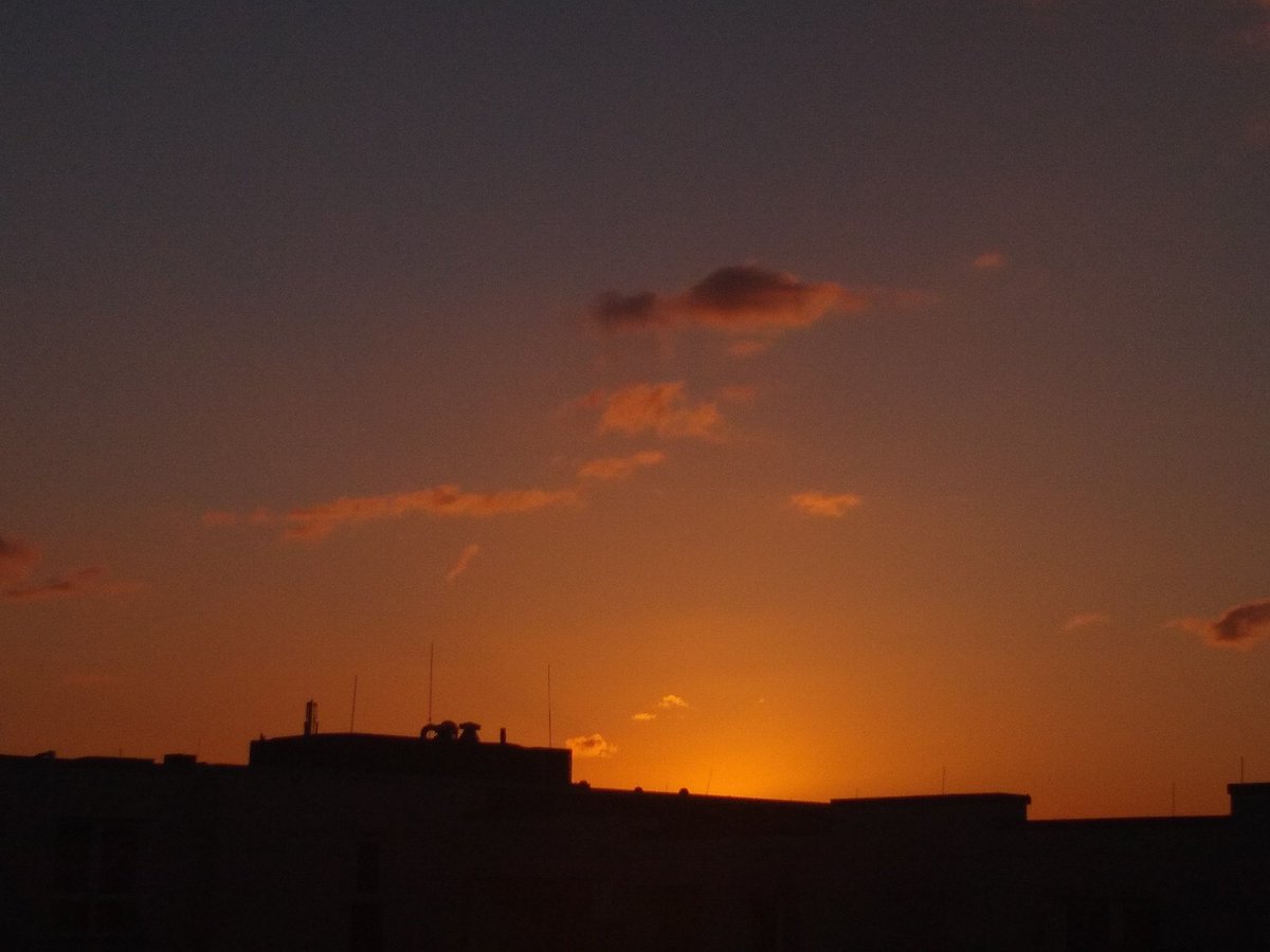 Berndorin's tweet photo. #sunset und #Dortmund https://t.co/CoOoUdh4KG