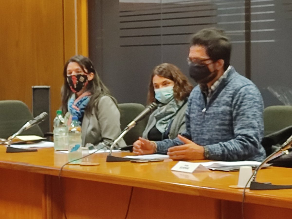GGuerrero609FA's tweet photo. Hoy vinieron los compañeros de la Intergremial de Formación  Docente: Liber, Cecilia y Ethel, a la comisión de Educación de Diputados.
Muy buenas intervenciones!
Están desmantelando la Formación Docente....
Lamentable!!! https://t.co/4WH3dDxSln