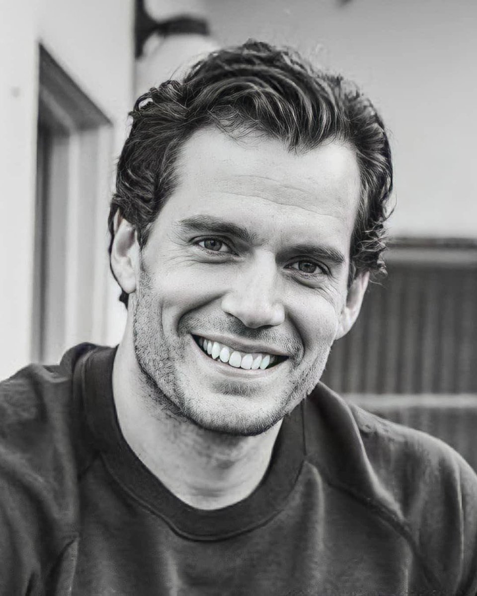 FanOfCavill's tweet photo. Wow I can’t believe it’s already his birthday again! HAPPY BIRTHDAY HENRY! A year ago I was star struck and a love sick fan and I guess I still am but in a different way. #HenryCavill #Superman #TheWitcherNetflix https://t.co/Q8YVFoPJle