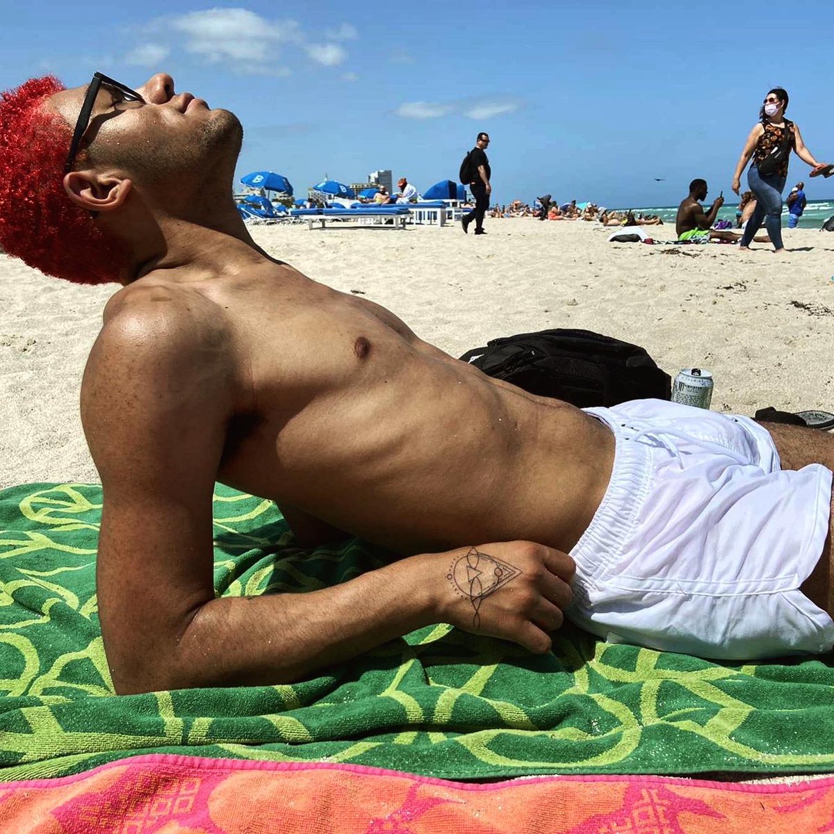 hauxxxam's tweet photo. I miss the beach😢
•
•
•
•
#gay #onlyfans #Pittsburgh #412gay #beach #twink https://t.co/jjwreS94LU