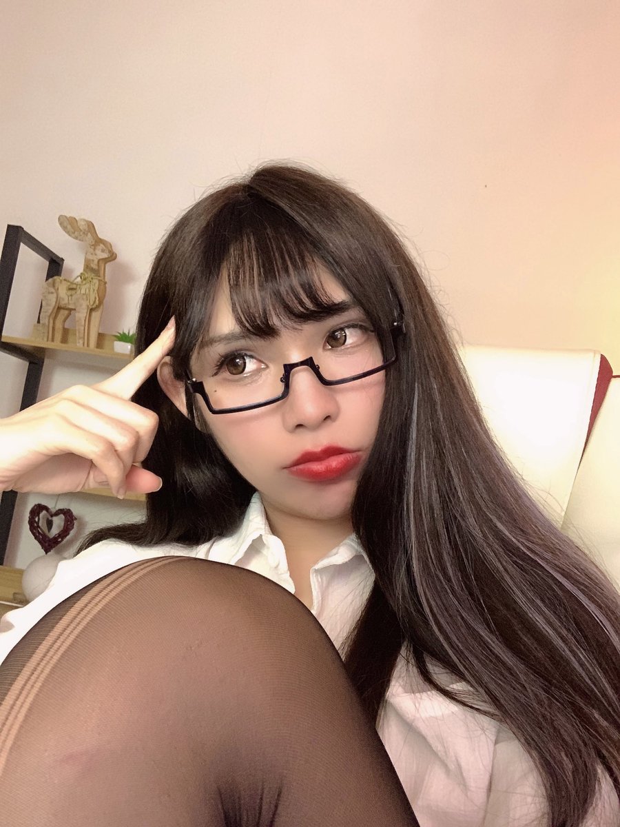 抽丝都能抽的这么整齐！🤫

#伪娘 #偽娘 #女装男子 #男の娘 #可爱的男孩子  #伪街 #肉肉女孩  #日常 #女装大佬 #cd #肉丝 #黑丝
