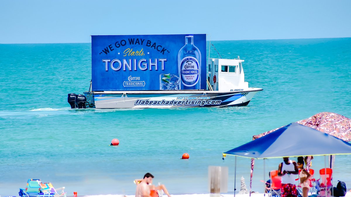 TalonOOHNA's tweet photo. Cheers to Cinco de Mayo! The latest @josecuervo #OOH campaign led by @havas is making a splash in Florida reaching beachgoers with the first-to-market Double Decker Wrapped Water Taxi in Ft. Lauderdale and stunning Digital Boat in Tampa. 

#DOOH #CincodeMayo #TipsyForCinco https://t.co/D6tDkZDmJz