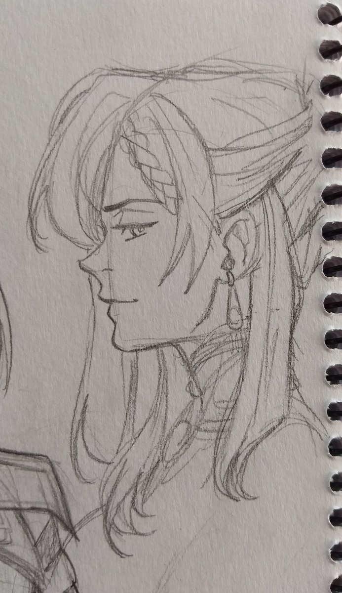 When u can't draw do side profile Reine 