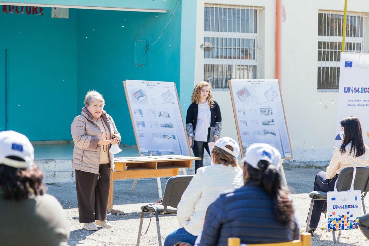 UNDPAlbania's tweet image. #EU4Schools is building 🏫 of the future deploying @BuildBackBetter &amp;amp; #BuildBackTogether. In #Shijak architects,👶,parents,👩‍🏫 discussed abt the school that meets the needs of 
151 👩‍🎓,46 kindergarten 👶,12 teachers.Funded by @EUinAlbania &amp;amp; impl by #UNDP +60 🏫 will B reconstructed