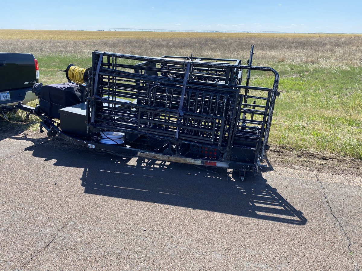 BrodieJackson4's tweet photo. Had a guy come into my lane and hit me last night.  Glad the guy is ok.  He doesn’t know it could of been a lot worse.  Been one hell of a last two weeks out here on the road. https://t.co/W28fjzxgIB