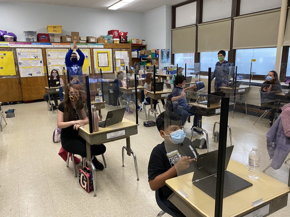 ValleyStreamWLB's tweet image. What’s better than Kahoot! on a rainy day? Lots of friendly competition between grades 4, 5 &amp;amp; 6.@ValleyStreamWLB @VS24District @GetKahoot #Lookfortheawesome