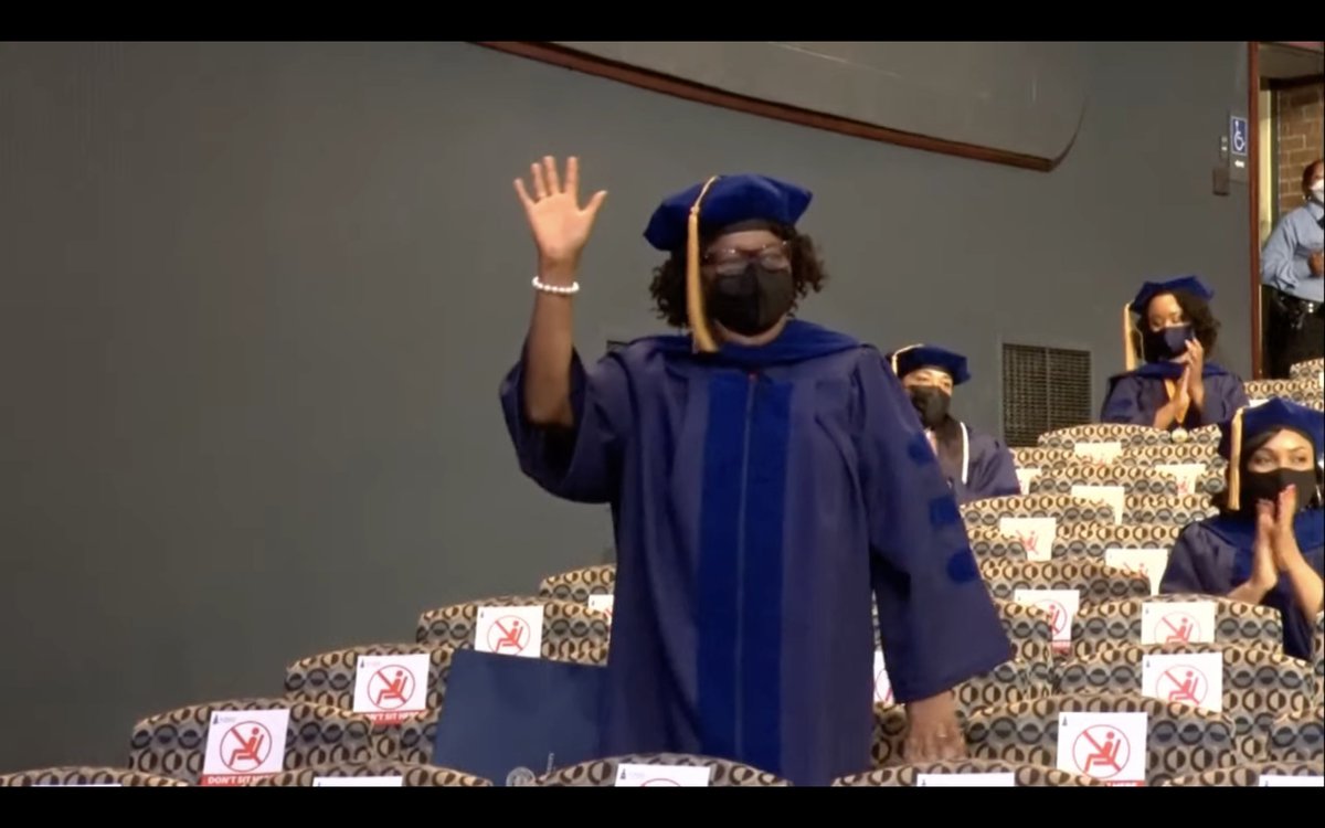 HowardU's tweet image. Congratulations again to the graduates of the Graduate School! We wish you well! 🎓❤️💙 #HowardGrad21 #HowardGrad20 #HU21 #HU20