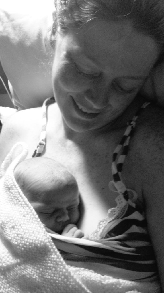 Inspired by <a href="/LauraMcHugh12/">Laura McHugh</a> ..throwing it way back🍾celebrating the amazing midwifery care I received as a patient/new mum in #umhl ..<a href="/helenbyrt/">Helen Byrt</a> I'll forever be grateful for your expertise and care #skintoskin #IDM2021 #breastfeeding <a href="/ronan_eileen/">Eileen ronan</a> <a href="/ULHospitals/">Follow @HSEMidWest</a>