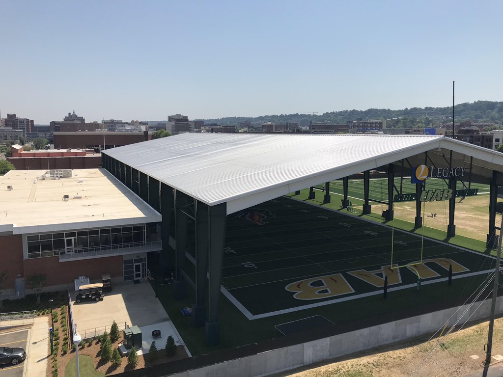 Coach_Smith10's tweet photo. 🐲🔥faciLITies🔥🐲

@UAB_FB @UABRecruiting https://t.co/SwuhsEBUGy
