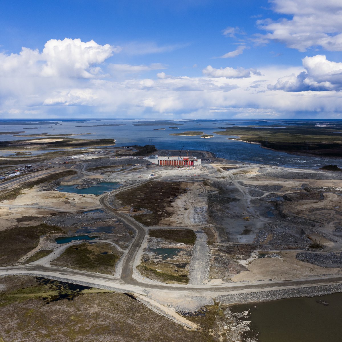 Finalist - Photojournalism -  @avelkaim  @thenarwhalca - State of erosion: the legacy of Manitoba Hydro -  https://thenarwhal.ca/state-of-erosion-the-legacy-of-manitoba-hydro/