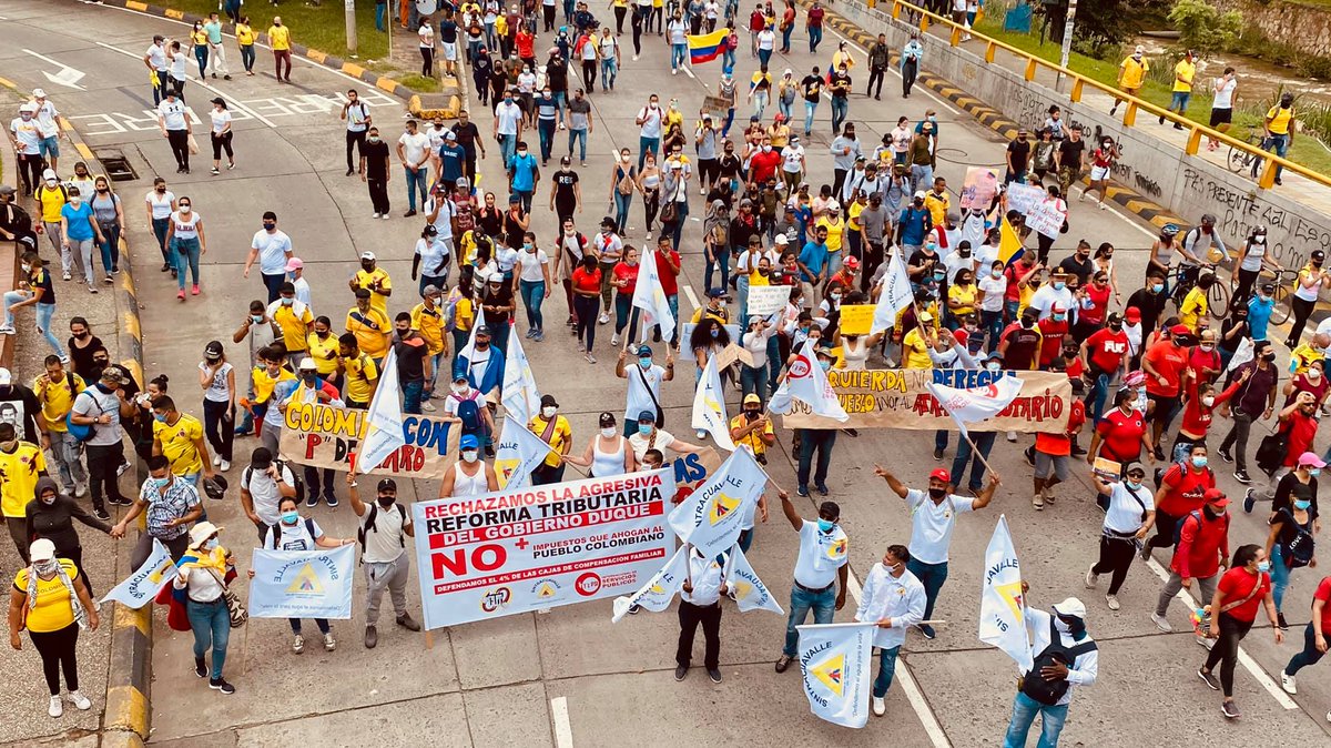 CUPE National (@cupenat) on Twitter photo Solidarity with workers, human rights defenders & others on strike in Colombia. CUPE calls on the Cdn gov't to condemn the Duque regime’s violence & rights violations #SOSColombia #ParoNacional #cdnpoli <a href="/Nomadesc/">Asociación Nomadesc</a> <a href="/SINTRACUAVALLE/">SINTRACUAVALLE</a> <a href="/MarcGarneau/">Marc Garneau</a> <a href="/IvanDuque/">Iván Duque 🇨🇴</a> <a href="/ISPinteramerica/">PSI Interamérica</a> Solidarity with workers, human rights defenders & others on strike in Colombia. CUPE calls on the Cdn gov't to condemn the Duque regime’s violence & rights violations #SOSColombia #ParoNacional #cdnpoli <a href="/Nomadesc/">Asociación Nomadesc</a> <a href="/SINTRACUAVALLE/">SINTRACUAVALLE</a> <a href="/MarcGarneau/">Marc Garneau</a> <a href="/IvanDuque/">Iván Duque 🇨🇴</a> <a href="/ISPinteramerica/">PSI Interamérica</a>
