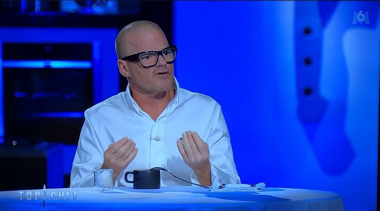 Moi devant le serveur de <a href="/cheztontontlse/">Chez Tonton - Pastis Ô Maître</a> qui va me dire de dégager du banc à 21h le 19 après y avoir passé 8h dans la journée