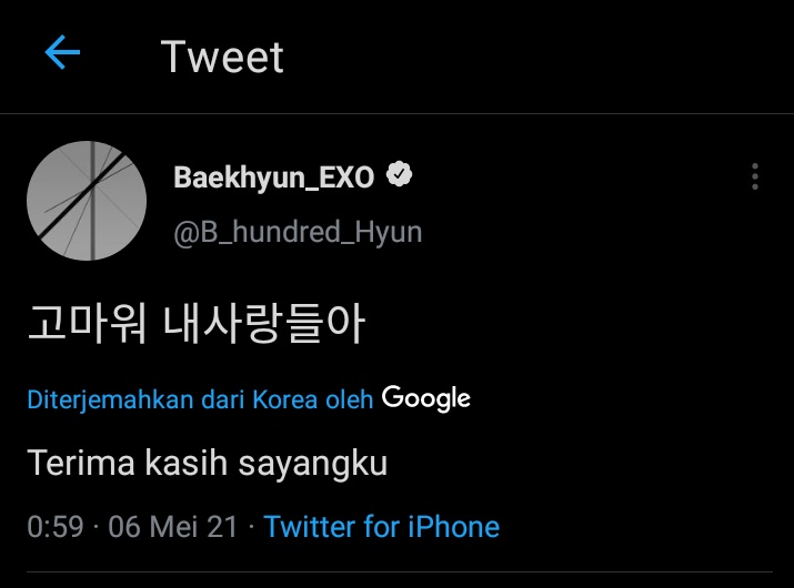 vlafojaevmin's tweet photo. exo-l pasti bakal kangen bngt sma baekhyun yg sering main twitter terus santai santai di sofa ini klo lagi live🥺
see you again in 2023👋😭

#30SexyBaekhyunDay 
#weareoneEXO 
#배켜니생일축하해
#배켜니_빈자리못느끼게_킹다릴게 https://t.co/Ls0ooL0eV5