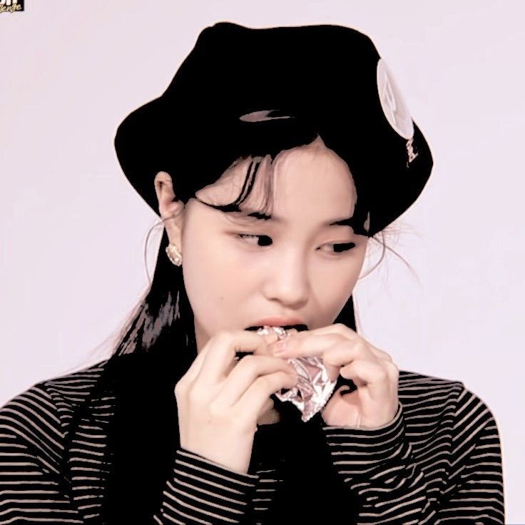 097NAYAXX's tweet photo. Hai semuanya sebentar lagi imsak yang kuat ya puasanya bagi yang menunaikan saja, sekalian fambest sama Coco yuk @097NAYAXX 
#roleplayeraccount #roleplayerindonesia #roleplayertwt #roleplayer #roleplayerkpop #roleplayerindo #roleplayertwt https://t.co/1ueED6KmCd