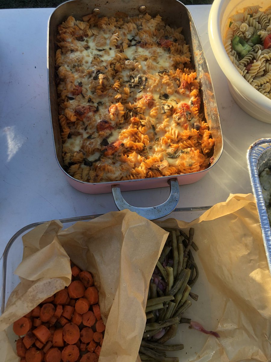 FNBDallas's tweet photo. Food Not Bombs brought the residents of #CampRhonda another wonderful dinner tonight. We serve meals every Wednesday and Sunday, and anyone who wants to message us to help cook or serve is welcome ❤️ https://t.co/uk4G1My6xO