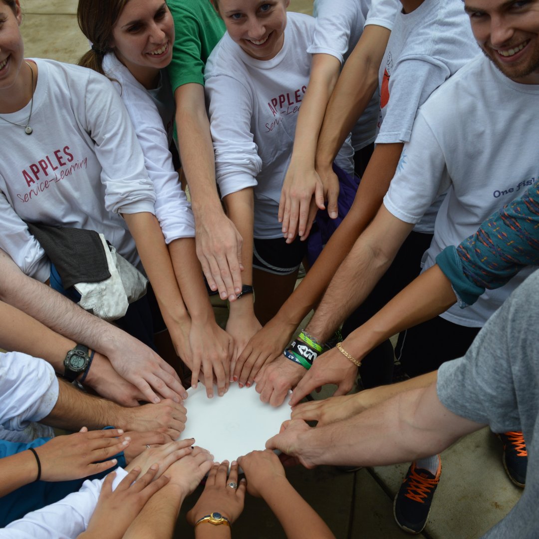 UNC_APPLES's tweet image. Congratulations, Tar Heels! You did it. We&apos;ve made it through a full school year remotely. We&apos;ve relied on community more than ever this year, so be sure to celebrate this accomplishment with your loved ones. Thank you for your commitment to service this school year. Good luck!