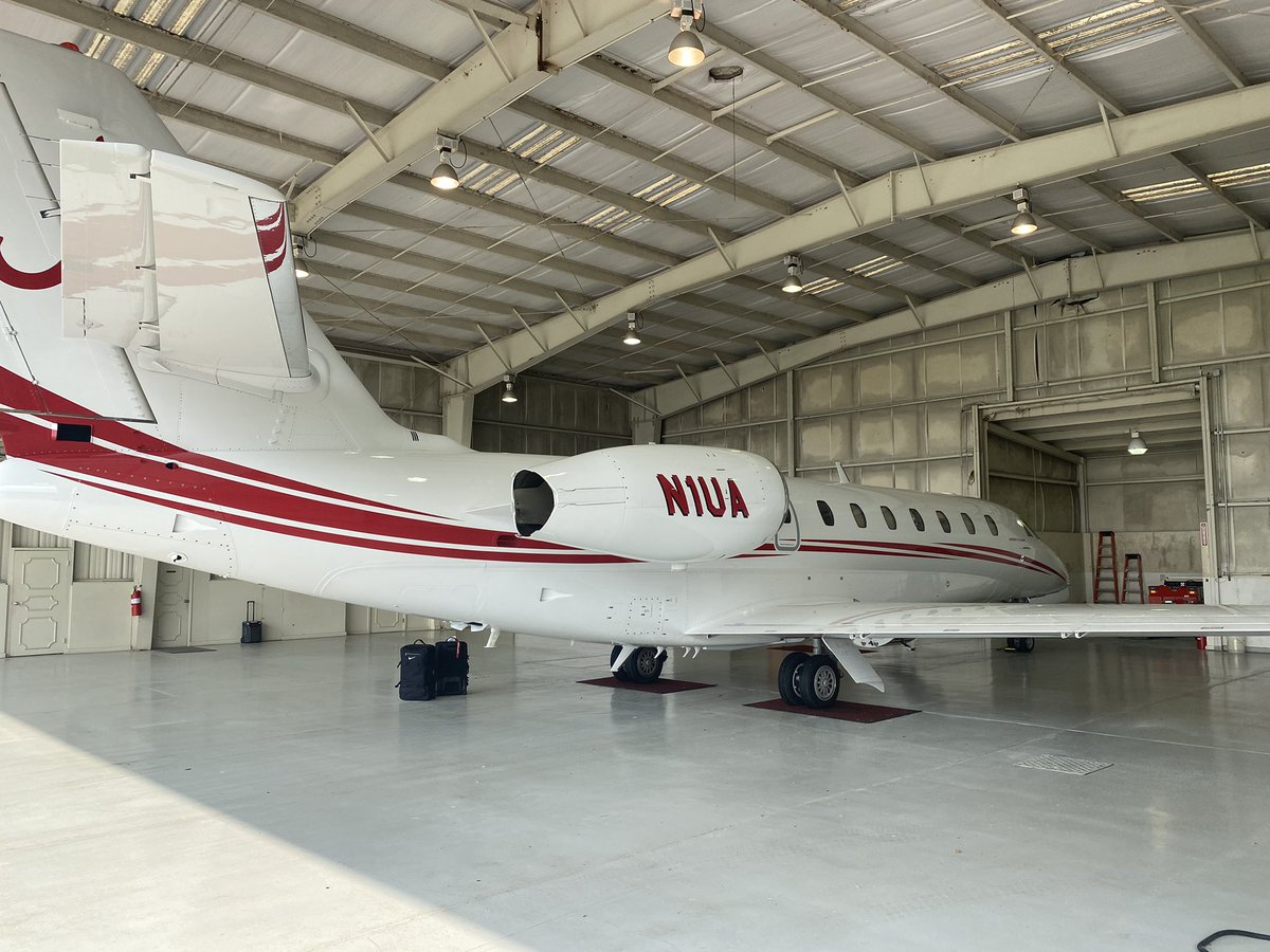Flying private on UA plane with Terry and Nick Saban makes traveling fun.  Roll Tide