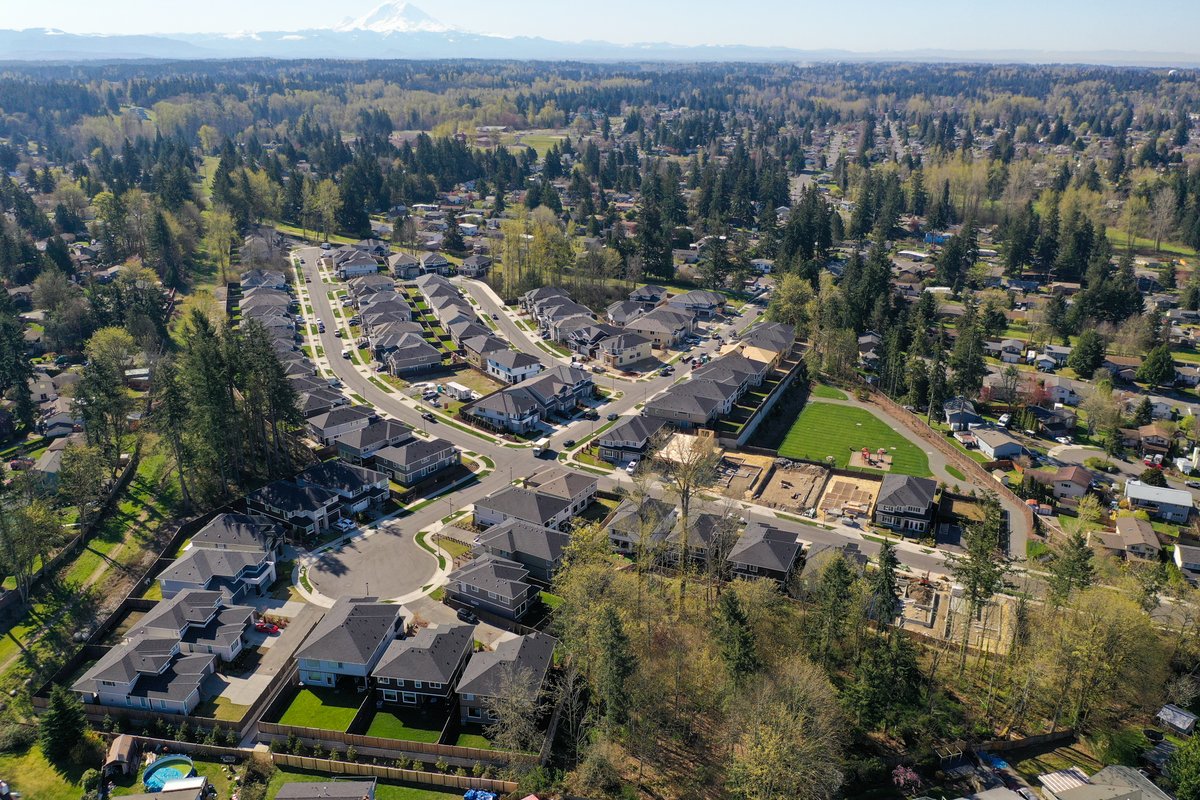 BarghausenInc's tweet image. The Tiffany Park Neighborhood addition to Allura is nearing completion. Designed with convenience in mind, Tiffany Park is the perfect hub with easy access to all major highways, dining and entertainment. Learn more here: barghausen.com/portfolio/allu…  #MainVueHomes #ProjectSpotlight