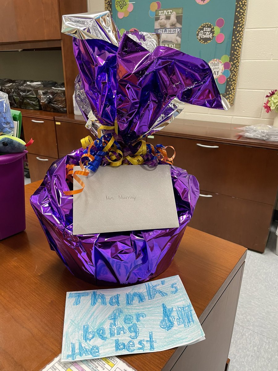 Thank you <a href="/MillerFirst103/">Susan Miller</a> for spoiling me with some of my favorite things! #TeacherAppreciationWeek #collsedu #tatemtweets #tatemPTA