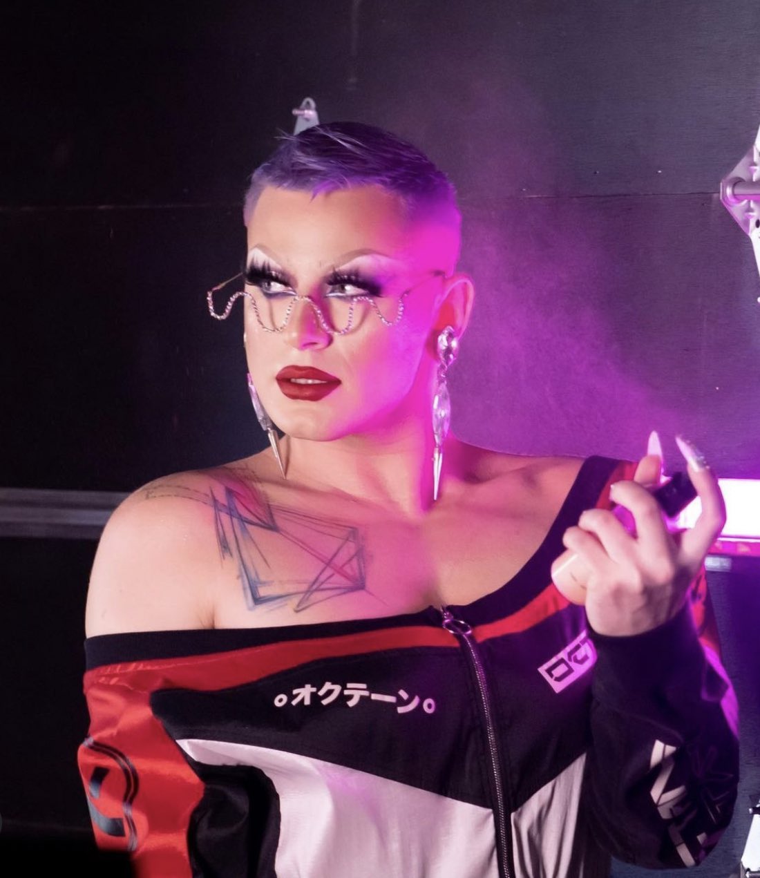 Our fav gay ass bitch ?? code VERYTHAT for 20% off everything including these glasses ? https://t.co