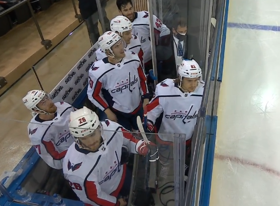 There's more people in the Caps penalty box than there are allowed in an outdoor gathering in Alberta.

#YEG #YYC #COVID19AB