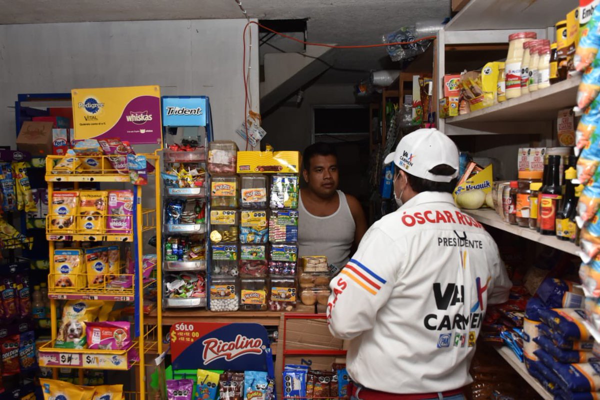 OscarRosasGlz's tweet image. En #VillasDeSantaAna platicamos con los vecinos acerca de nuestras propuestas de #ReactivaciónEconómica📈. Continuaremos apoyando y respaldo a los comercios locales. ¡Nosotros SÍ queremos que el ingreso de las familias carmelitas se fortalezca!