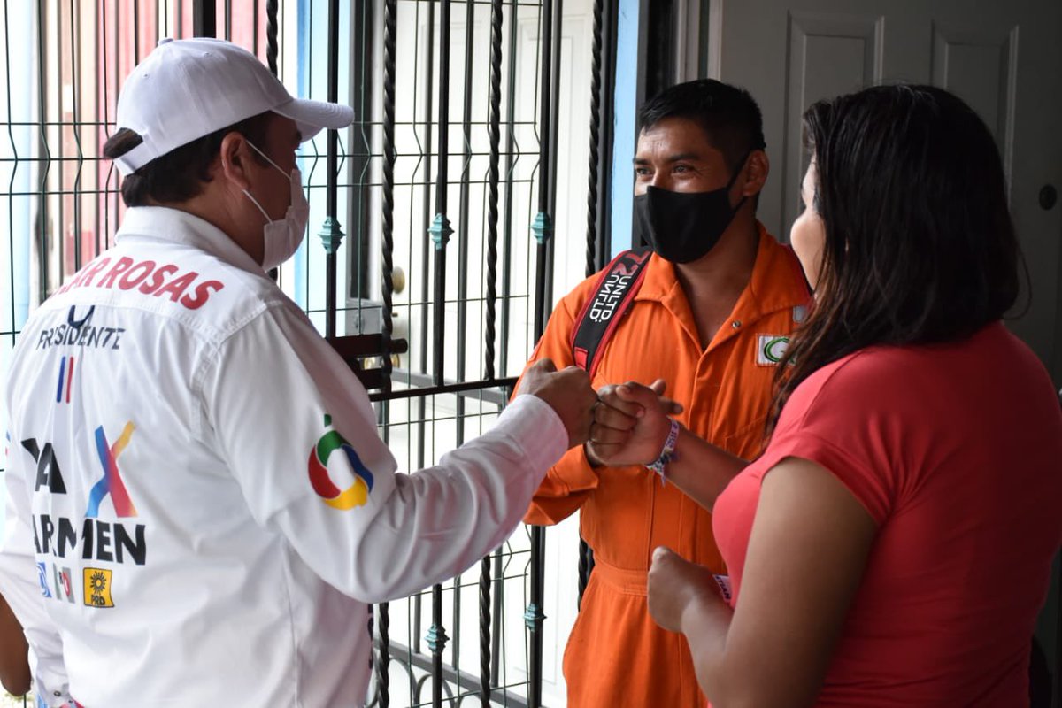 OscarRosasGlz's tweet image. En #VillasDeSantaAna platicamos con los vecinos acerca de nuestras propuestas de #ReactivaciónEconómica📈. Continuaremos apoyando y respaldo a los comercios locales. ¡Nosotros SÍ queremos que el ingreso de las familias carmelitas se fortalezca!