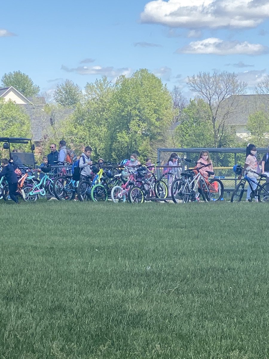 Yes! The buses were running today but so were the pedals. Annual Bike to School Day 2021!🚲💛💚