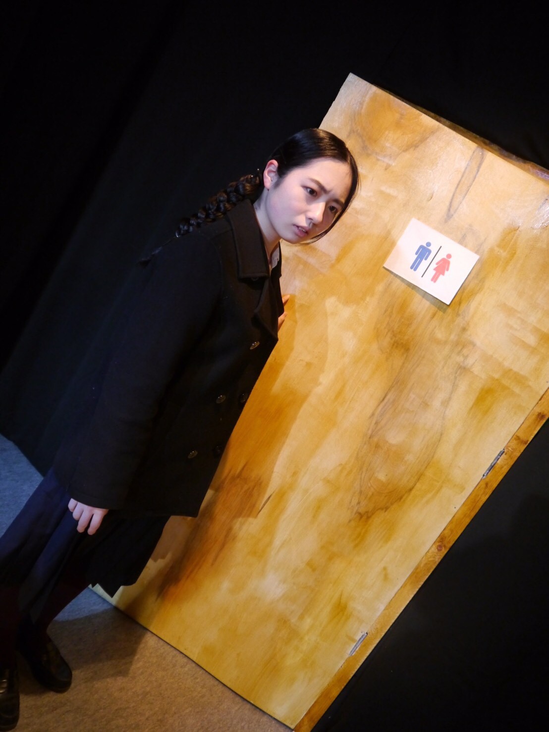 劇団六風館 団員紹介part2 荻枝優衣 文学部3年 富山から富山弁と大量の漫画 そしてかわいい笑顔を携えてやってきたおぎえ 彼女は主に制作として六風館の活動を支えてくれています 日々六風のツイッターを動かしたりと たくさんの仕事をしっかり