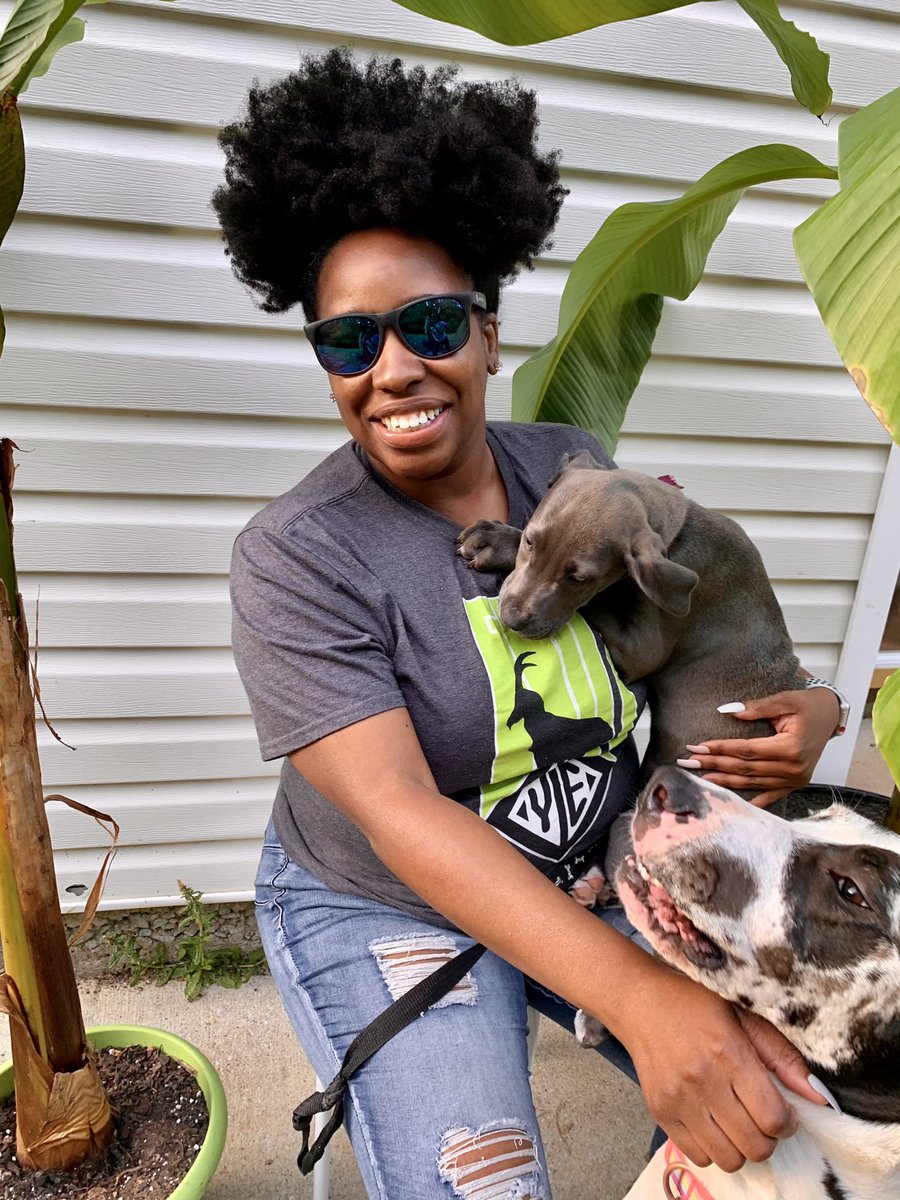 TAGMsRackston's tweet image. #empoweredteacher relaxing with my pups in #OurCascade (@APSTAGAcademy ) with my  @YouthEntre shades 😎 #TeacherAppreciationWeek