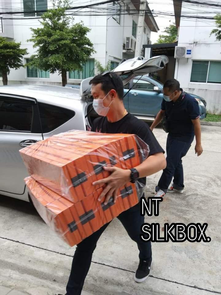 PSilkbox's tweet photo. #กล่องผ้าไหม​ #ของชำร่วย​ #ของที่ระลึก​ #กล่องงานสำคัญต่างๆ​ #แทนคำขอบคุณ #งานครบรอบบริษัท #งานฉลองเลื่อนตำแหน่ง #สร้างเรื่องราวประทับใจ #วันเกิด #งานแต่งงาน #มิบใก้คนรัก #ของขวัญ #วันครบรอยแต่งงาน #ของเซอไพส์ #งานขึ้นบ้านใหม่ #สนใจสอบถาม #COVID19 #ไม่มีขั้นต่ำในการสั่ง1ใบก็ขาย https://t.co/g5V6ZMJ1Ub