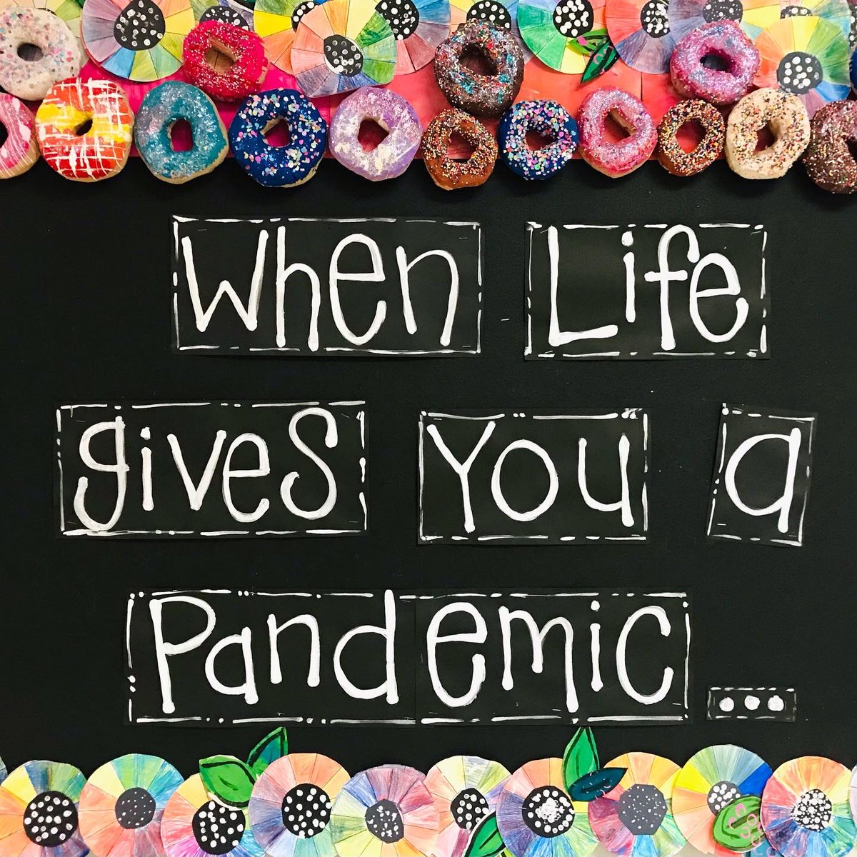 JAV_ARTISTS's tweet image. When life gives you a pandemic...make donuts! Paper, glue, paint, and sprinkles! 😍 🍩 #misdproud @JAVitovsky_Elem