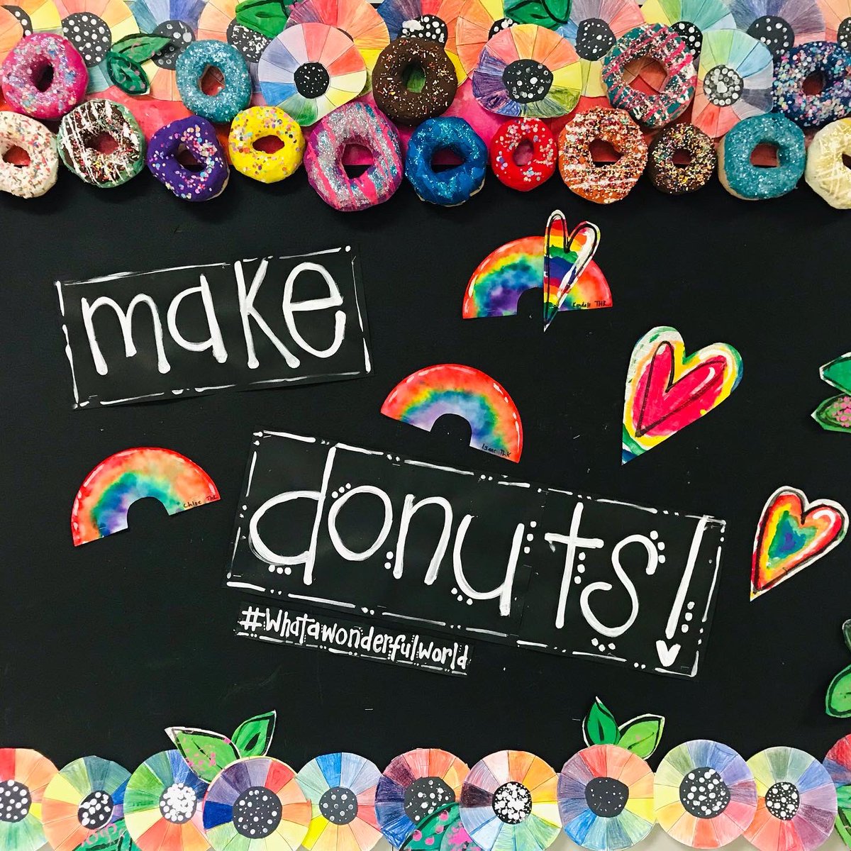 JAV_ARTISTS's tweet image. When life gives you a pandemic...make donuts! Paper, glue, paint, and sprinkles! 😍 🍩 #misdproud @JAVitovsky_Elem