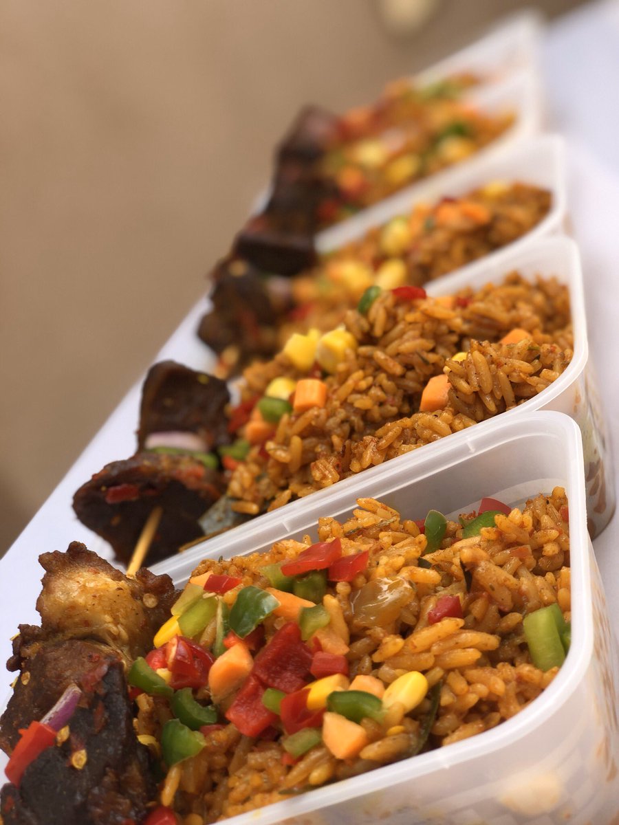 SExquiste's tweet image. Hot party jollof rice available today, only #700 with coleslaw,                      Free chilled coke when u order today                                   📞 08133856207