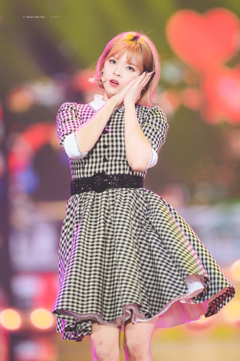 jeongyeon pics without crop; a small thread