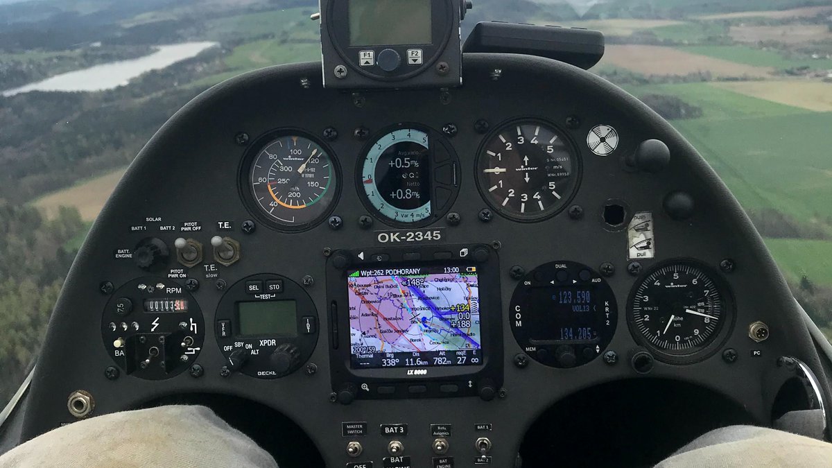 MirekMitrus's tweet photo. Joyride po Železných horách. Vlevo vodní nádrž Seč. #ridgesoaring #gliding #Crosscountry #purejoy #shemphirth #duodiscus https://t.co/jt1uLynn4i