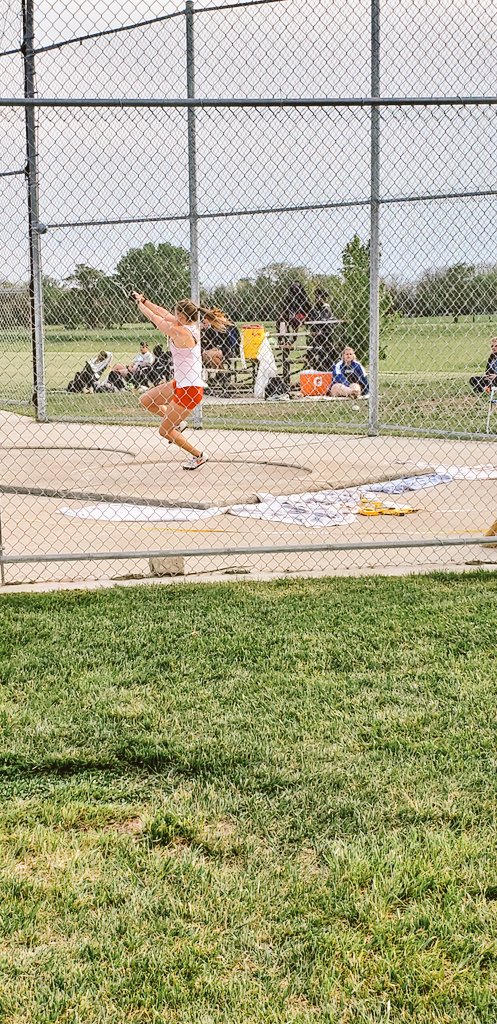 🚨🚨 WOMEN'S HAMMER 🚨🚨

8️⃣th Ilanna Moyer
Cori Alexander (PR)

1st KCAC point of the meet for the women! Ready for tomorrow! 

#KCACOTF21 #WhereMyDogsAt #BIGTOSS